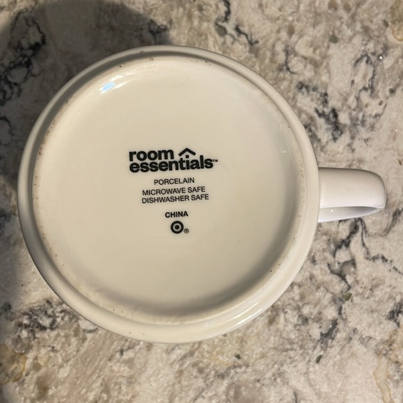 Room Essentials mug - Picture 3 of 3